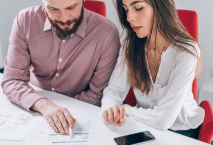 O QUE É PRECISO ANALISAR EM UM CONTRATO ANTES DE EFETUAR A COMPRA DE UM IMÓVEL?